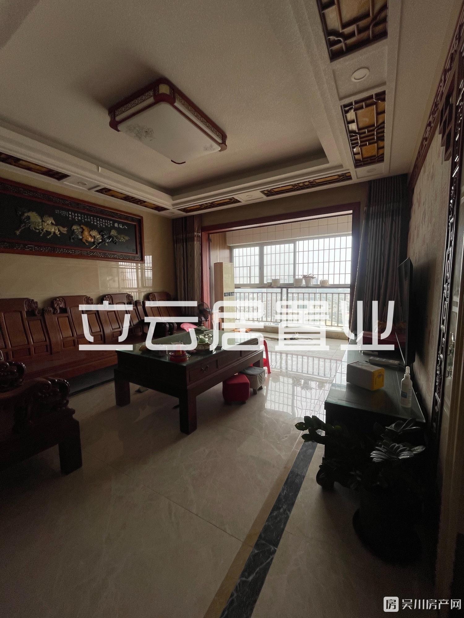 出售華宇鴻基3室2廳2衛(wèi)110.27平米55萬住宅