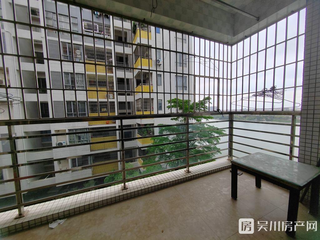 40萬(wàn)出售同德城精裝江景3房