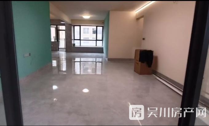 出租海逸半島4室2廳2衛(wèi)180平米2000元/月住宅