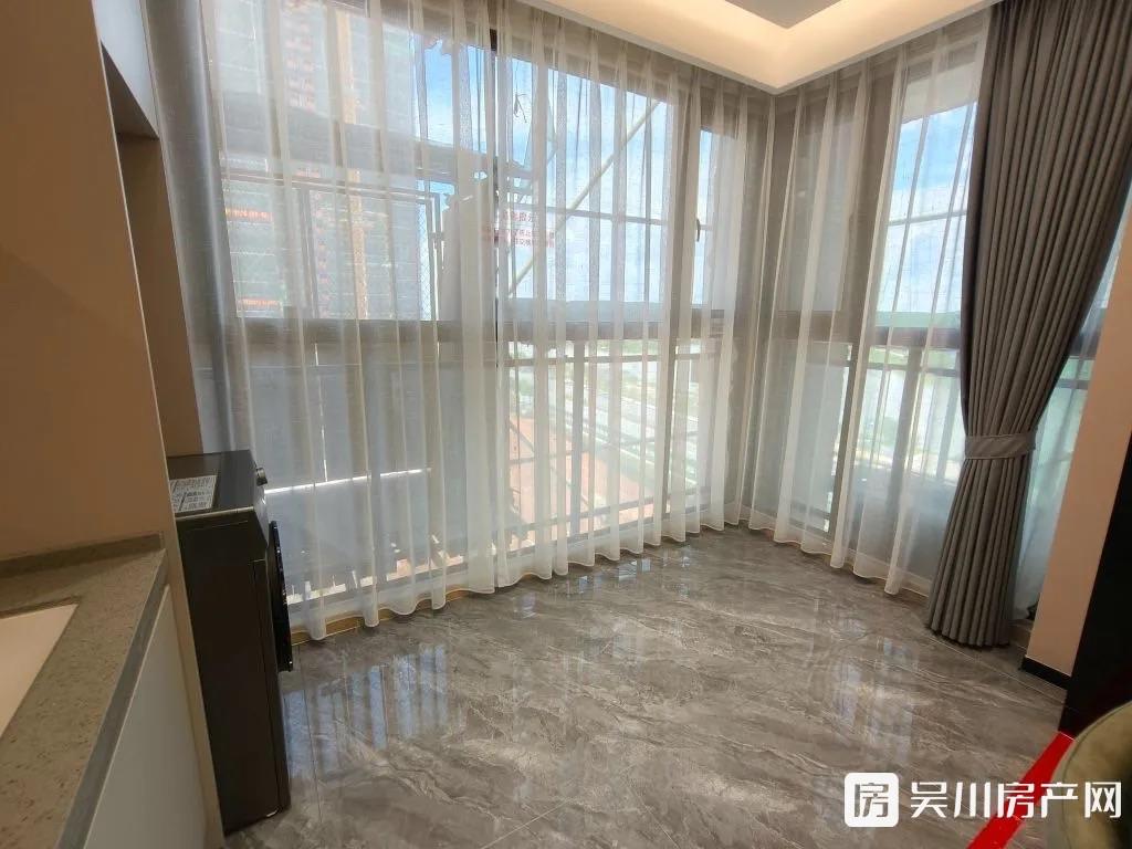 出售華基濱江華府3室2廳1衛(wèi)78平米43.8萬(wàn)住宅