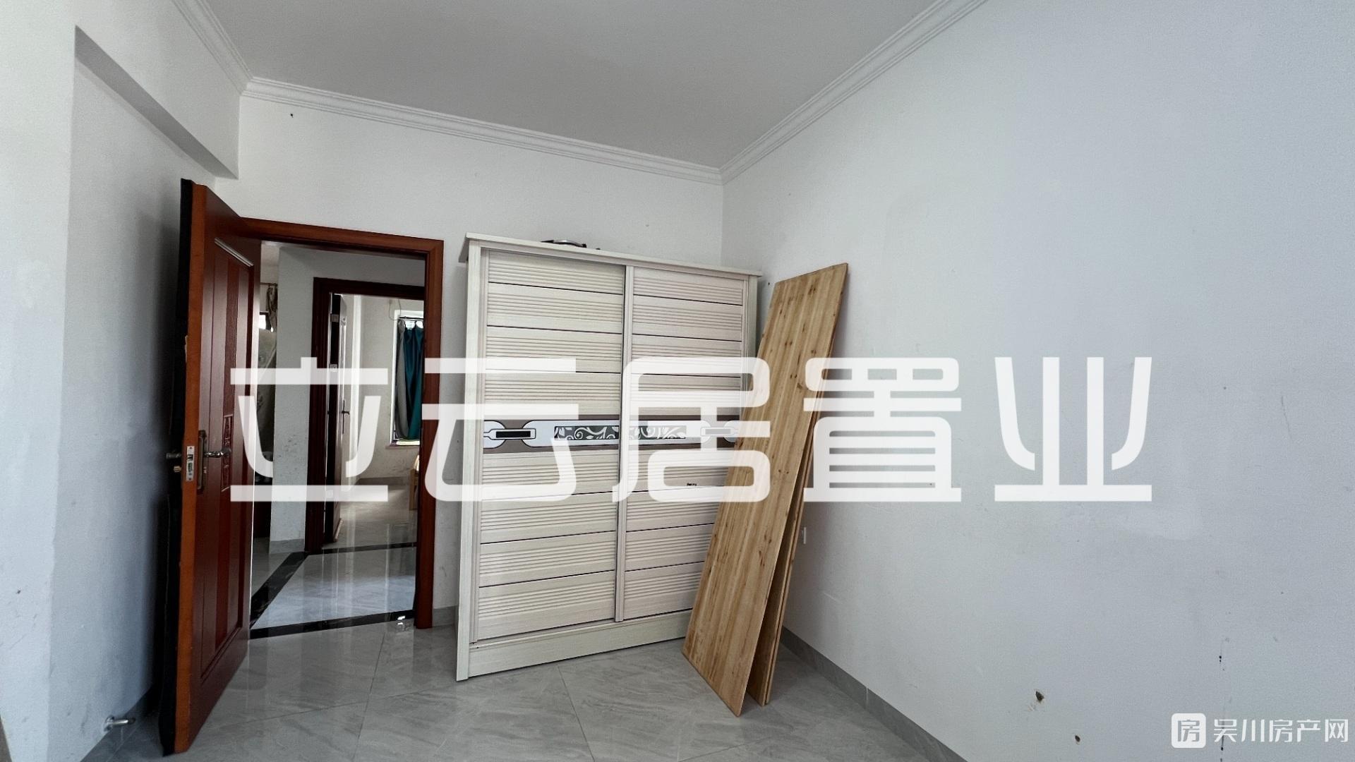 出租名雅居 學(xué)府里2室2廳1衛(wèi)78平米1400元/月住宅