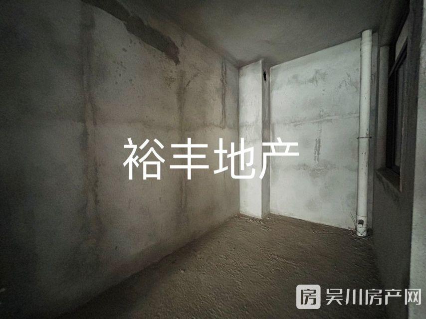 出售匯景藍(lán)灣4室2廳2衛(wèi)129平米55.3萬(wàn)住宅