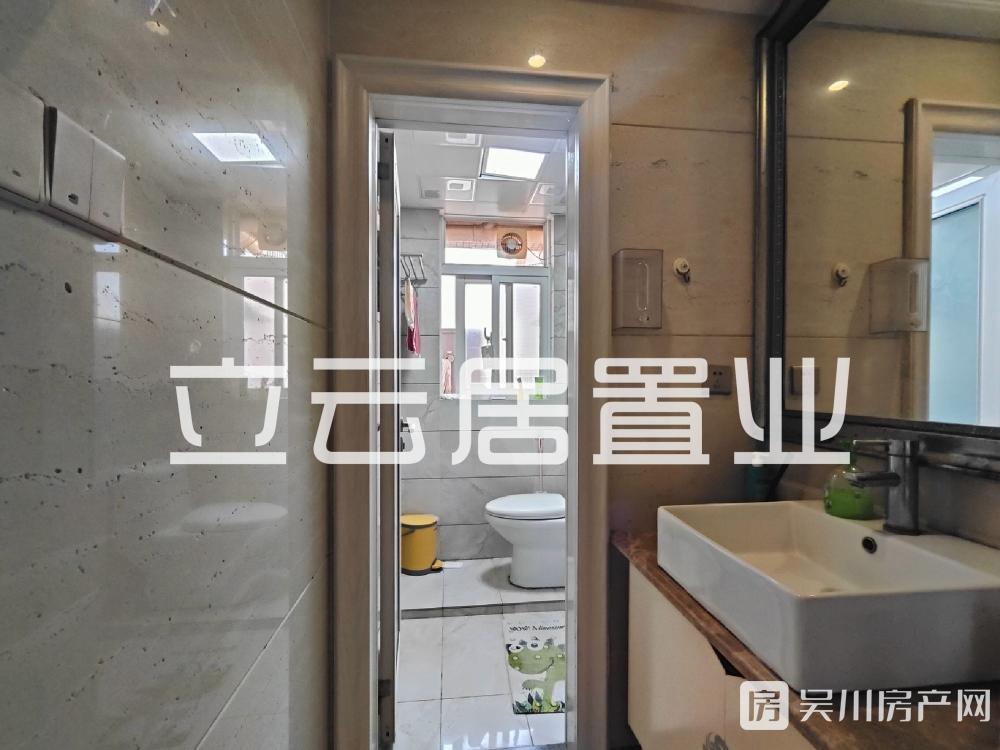 出售锦绣华景6室2厅3卫211.78平米75万住宅