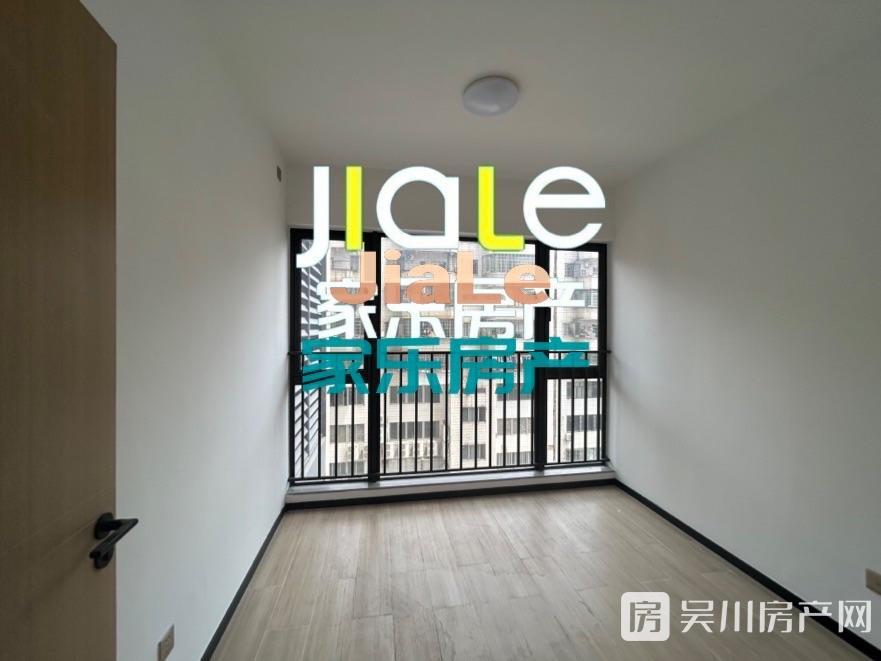 出租時(shí)代廣場(chǎng)4室2廳2衛(wèi)121平米1800元/月住宅