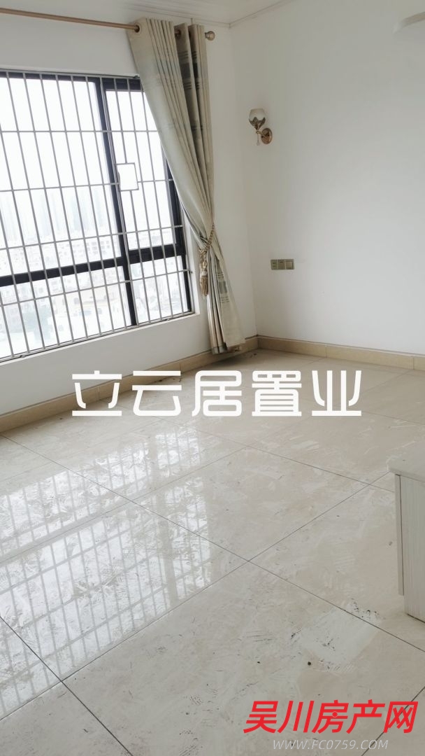 近學(xué)校