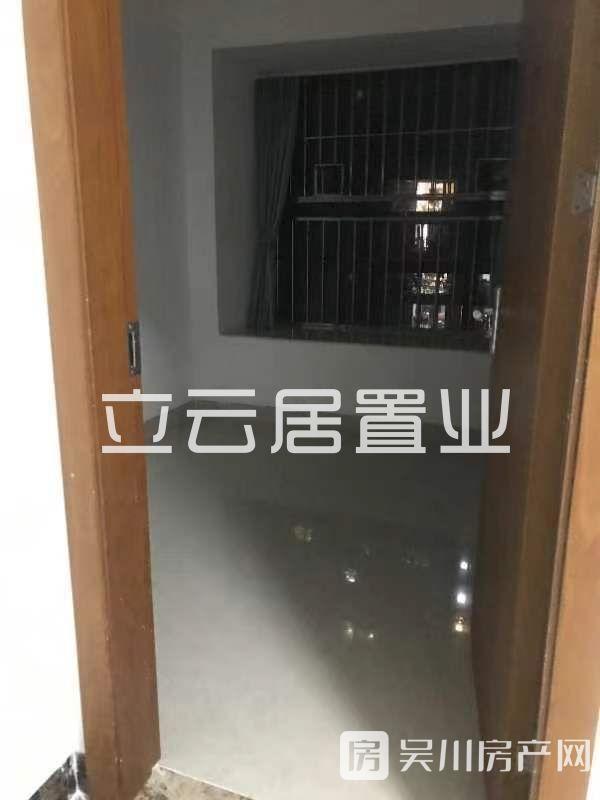 出租一線江景房吳川第一城2室1廳1衛(wèi)65平米1000元/月住宅
