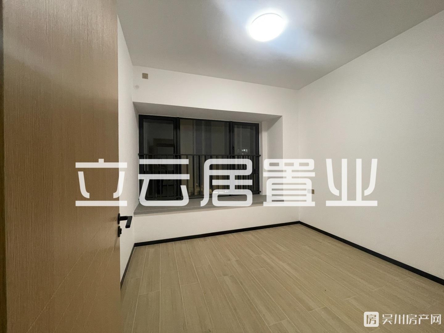 出租一線江景房時(shí)代廣場3室2廳2衛(wèi)1800元/月住宅
