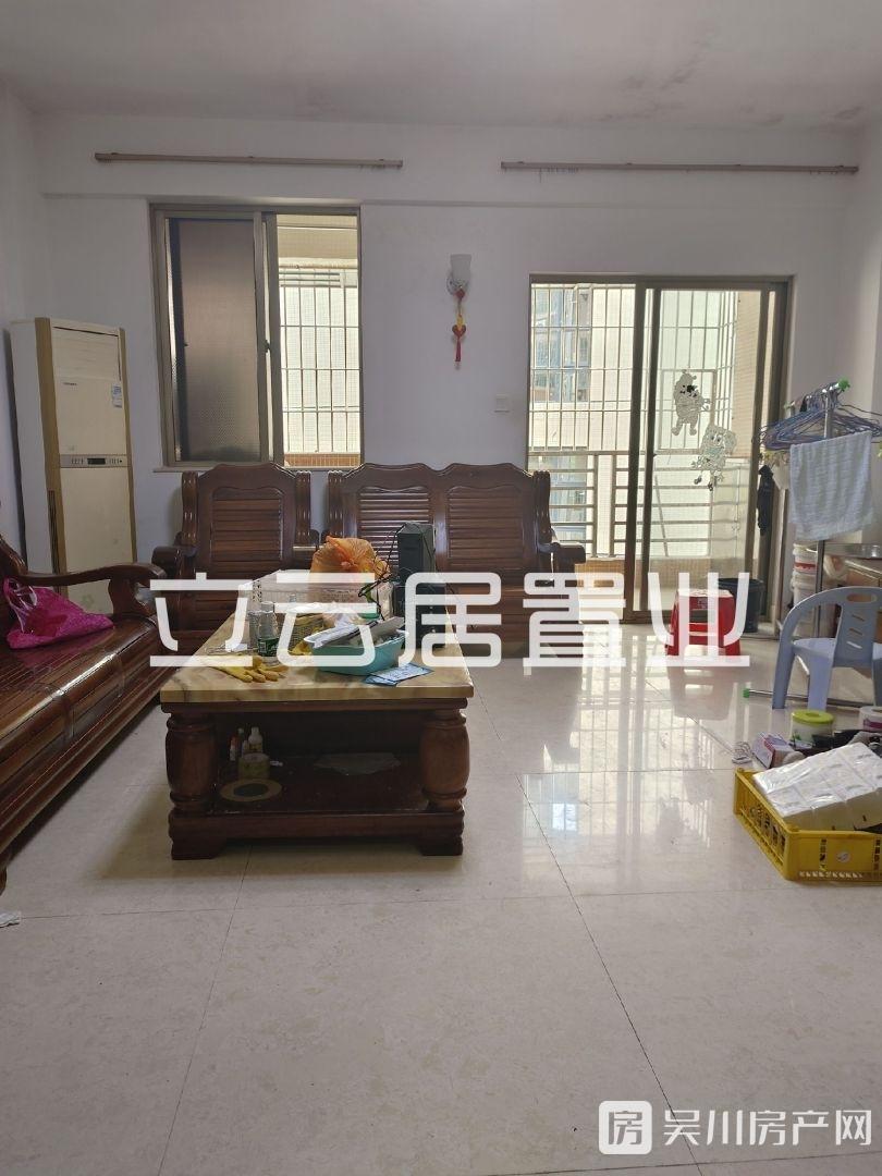 燕景園3室2廳2衛(wèi)118.46平米48萬入讀城建小學