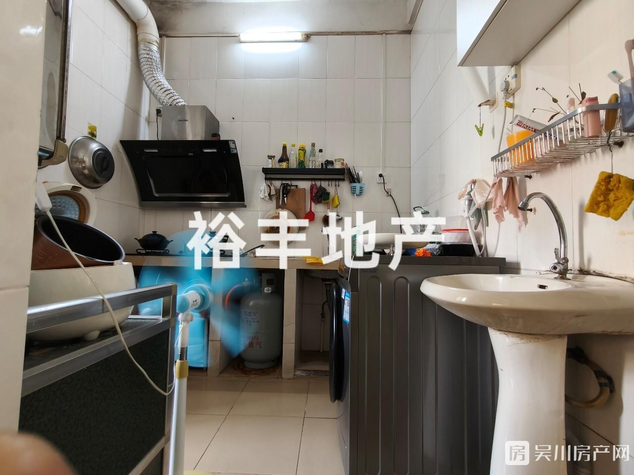 解放北路 梅嶺小 2室57.26平米23.8萬