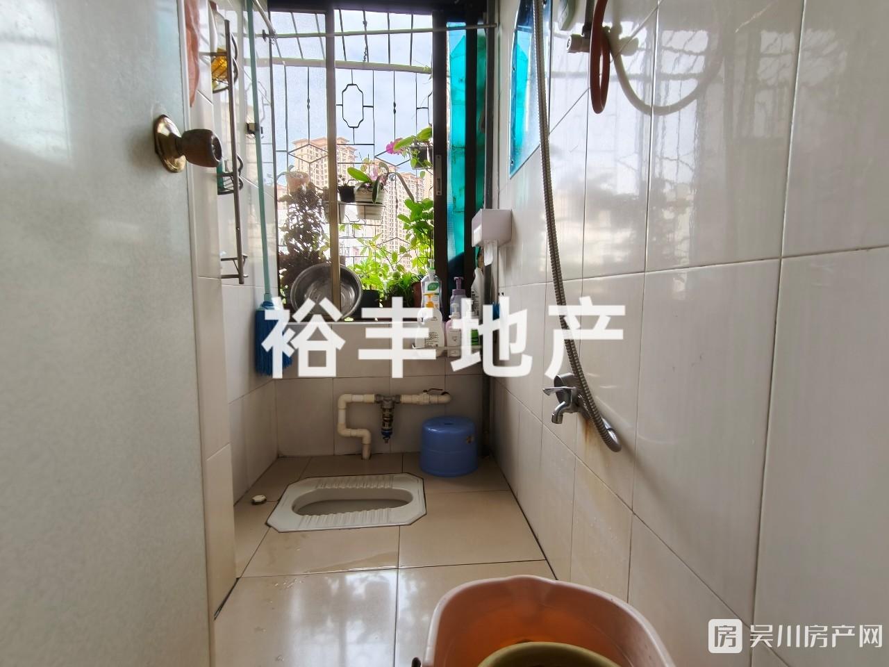 解放北路 梅嶺小 2室57.26平米23.8萬
