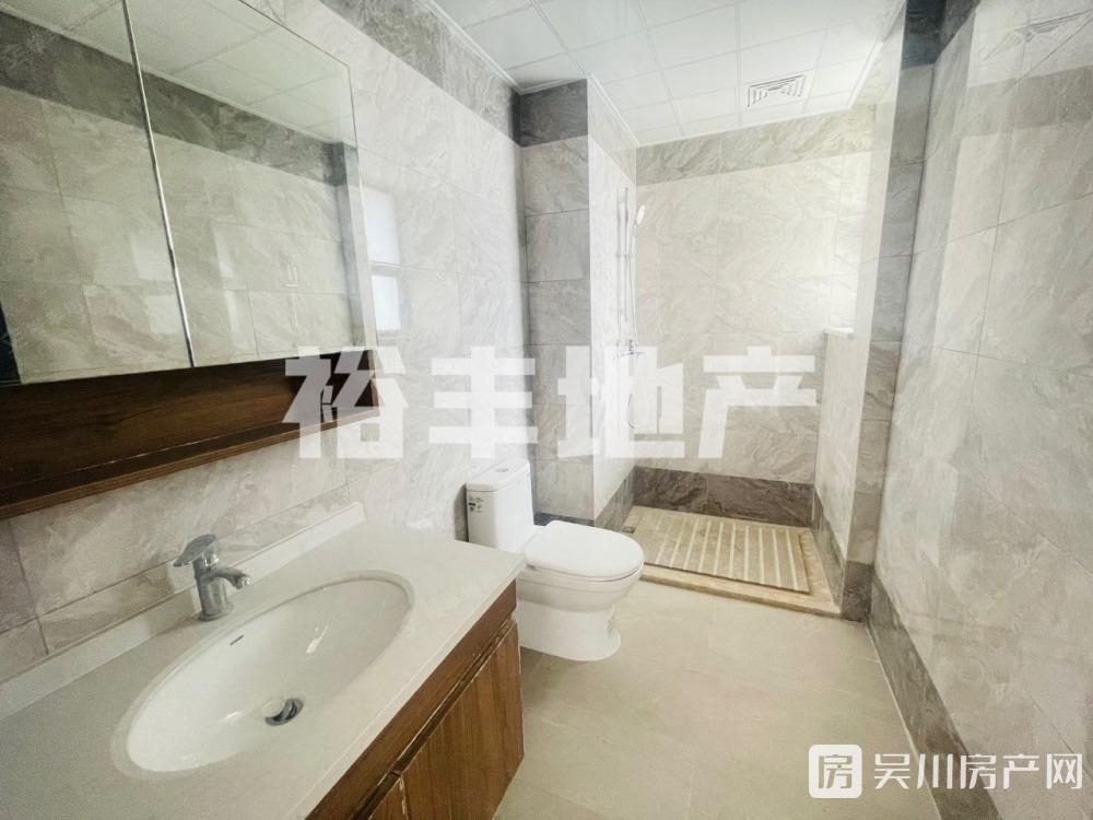 出售裕達豪庭3室2廳2衛(wèi)110平米98萬住宅