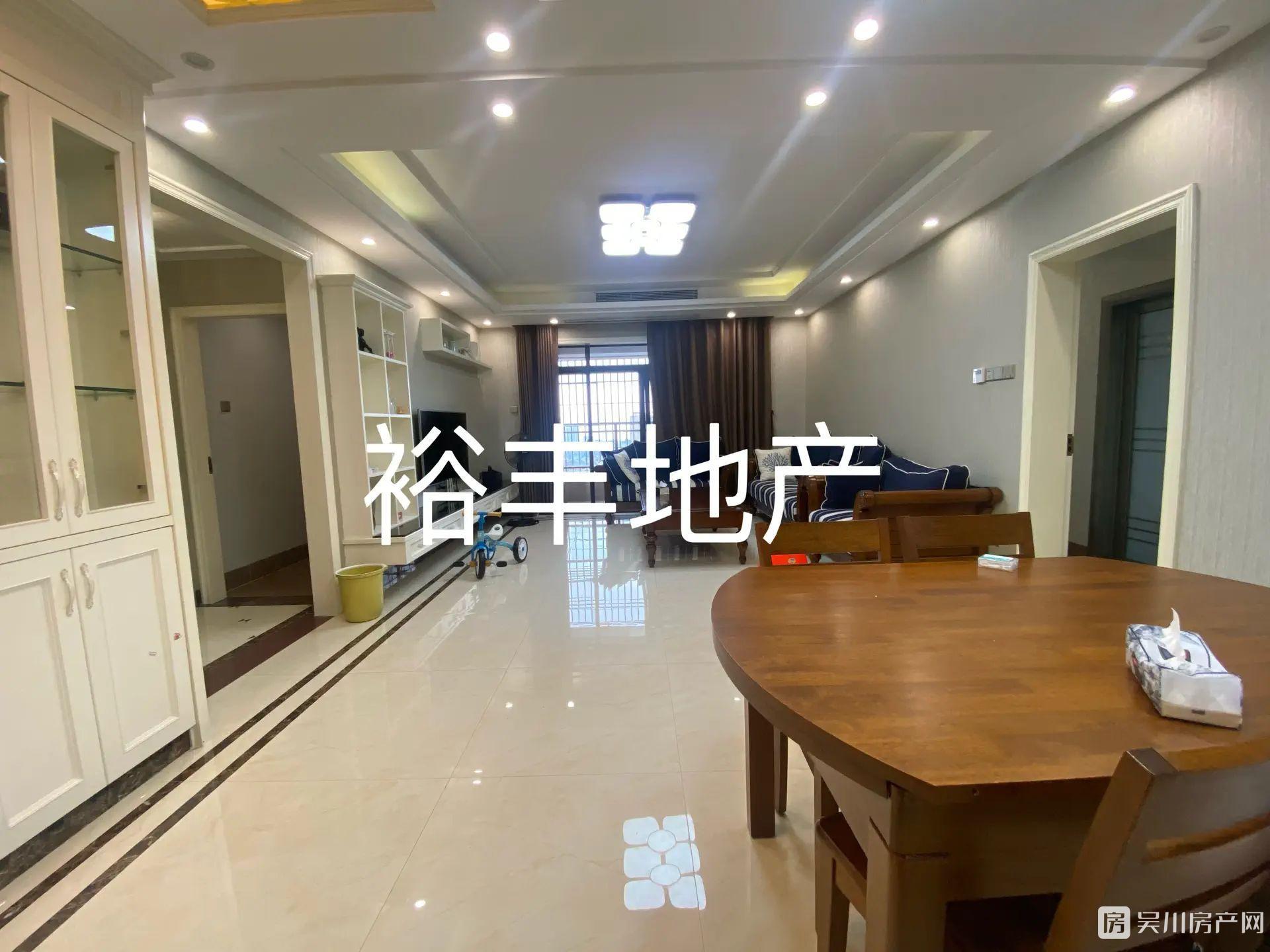 特惠價(jià)出售海岸 萬(wàn)和城4室2廳2衛(wèi)130平米86萬(wàn)住宅