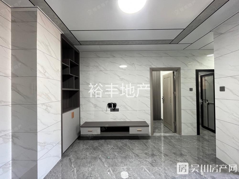 中心市場(chǎng)2室1廳1衛(wèi)50平米1280元/月