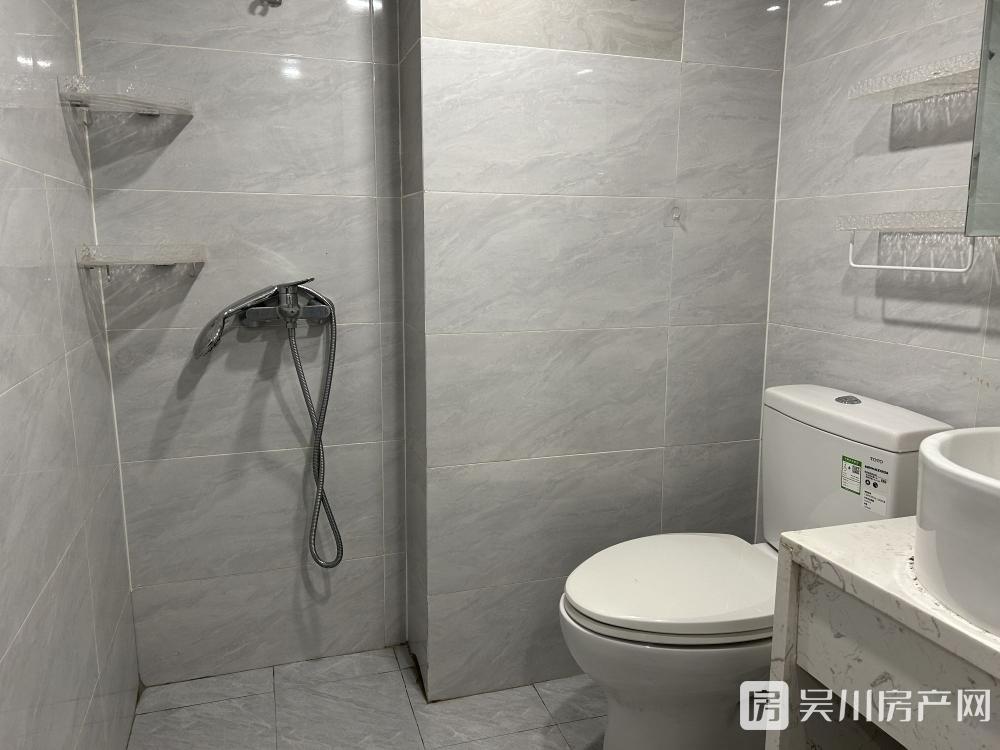 出售壹號(hào)公館1室1廳1衛(wèi)52平米35萬(wàn)住宅