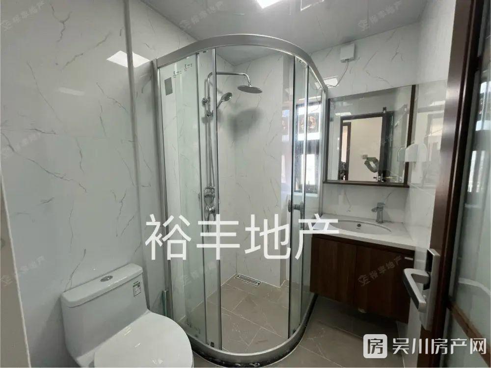 出租壹號公館4室2廳2衛(wèi)127平米2300元/月住宅