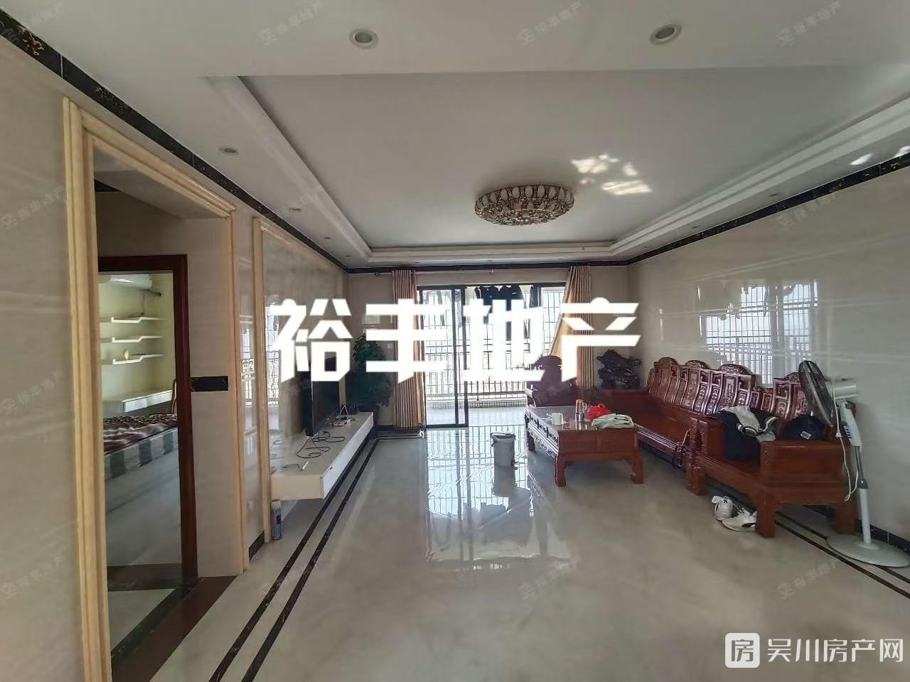出售富通城3室2廳2衛(wèi)138平米60萬(wàn)住宅