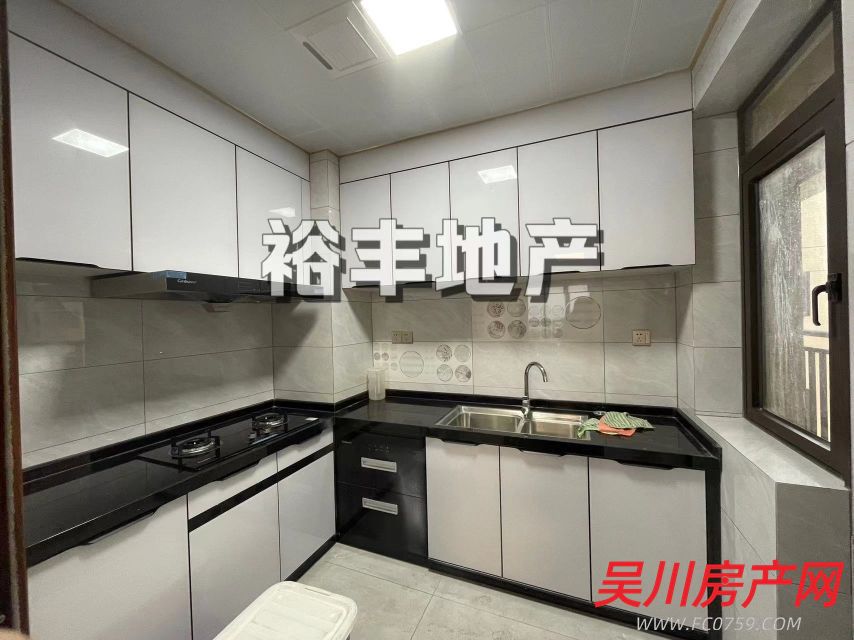 出售華和南國(guó)茗苑5室2廳2衛(wèi)103平米95萬(wàn)住宅