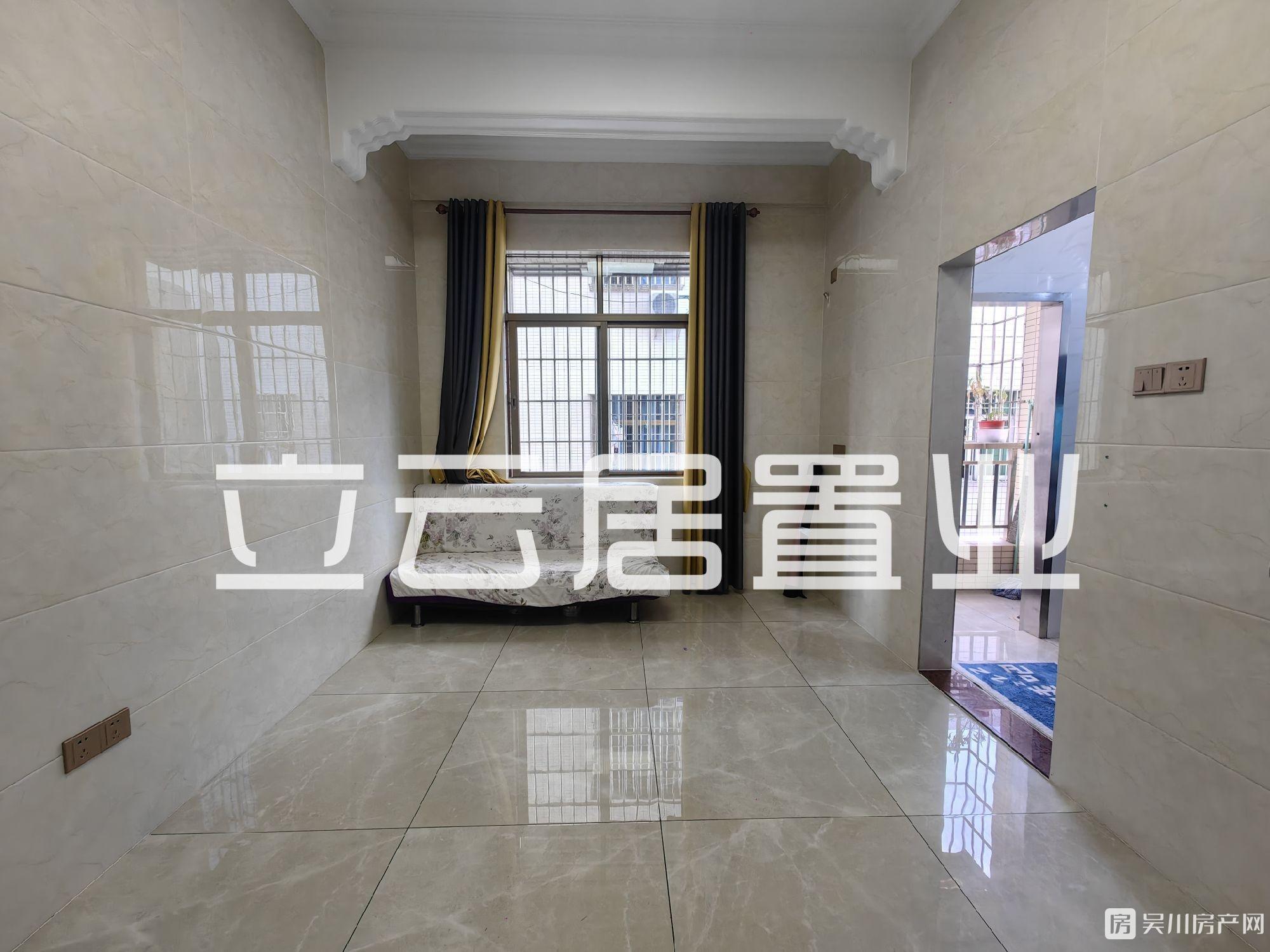 中心市場電梯豪華裝修房間裝天花扣板1室1廳1衛(wèi)1陽僅需850元/月住宅