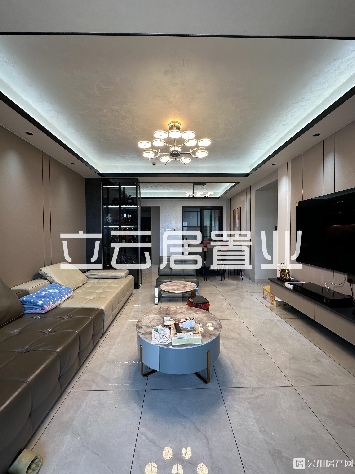 出售華和南國茗苑5室2廳2衛(wèi)127平米全屋豪裝定制轉(zhuǎn)售僅需118萬