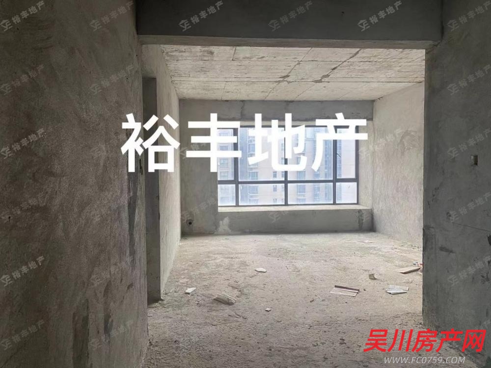 出售海岸 萬(wàn)和城3室2廳2衛(wèi)112平米56萬(wàn)住宅
