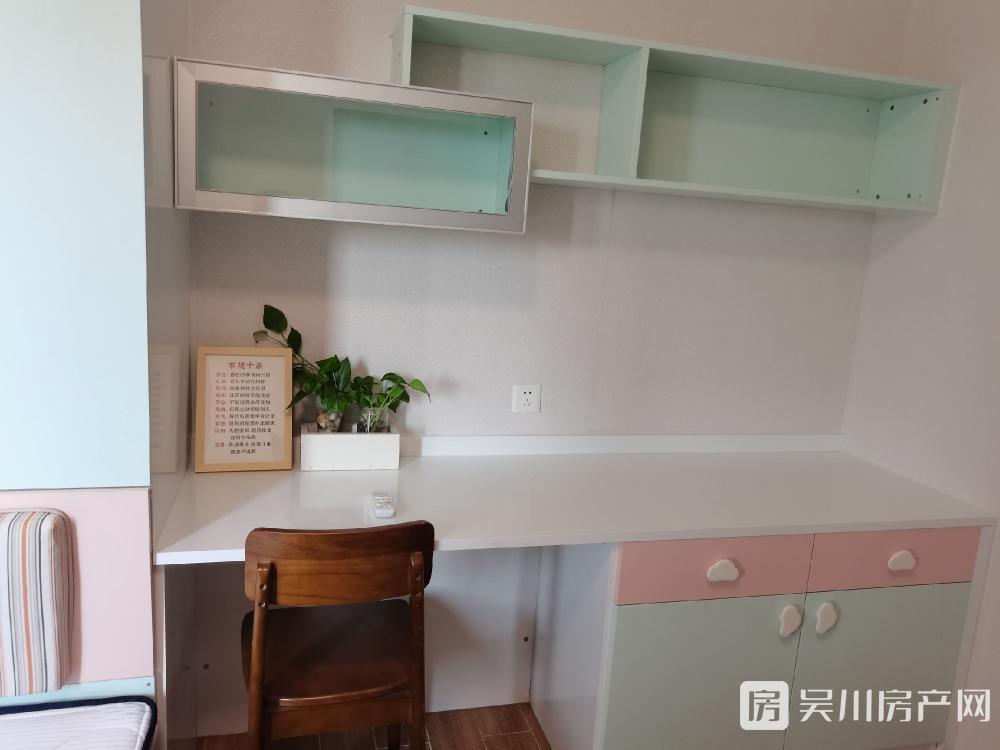 出租海廣 沿江壹號4室2廳2衛(wèi)112平米1800元/月住宅