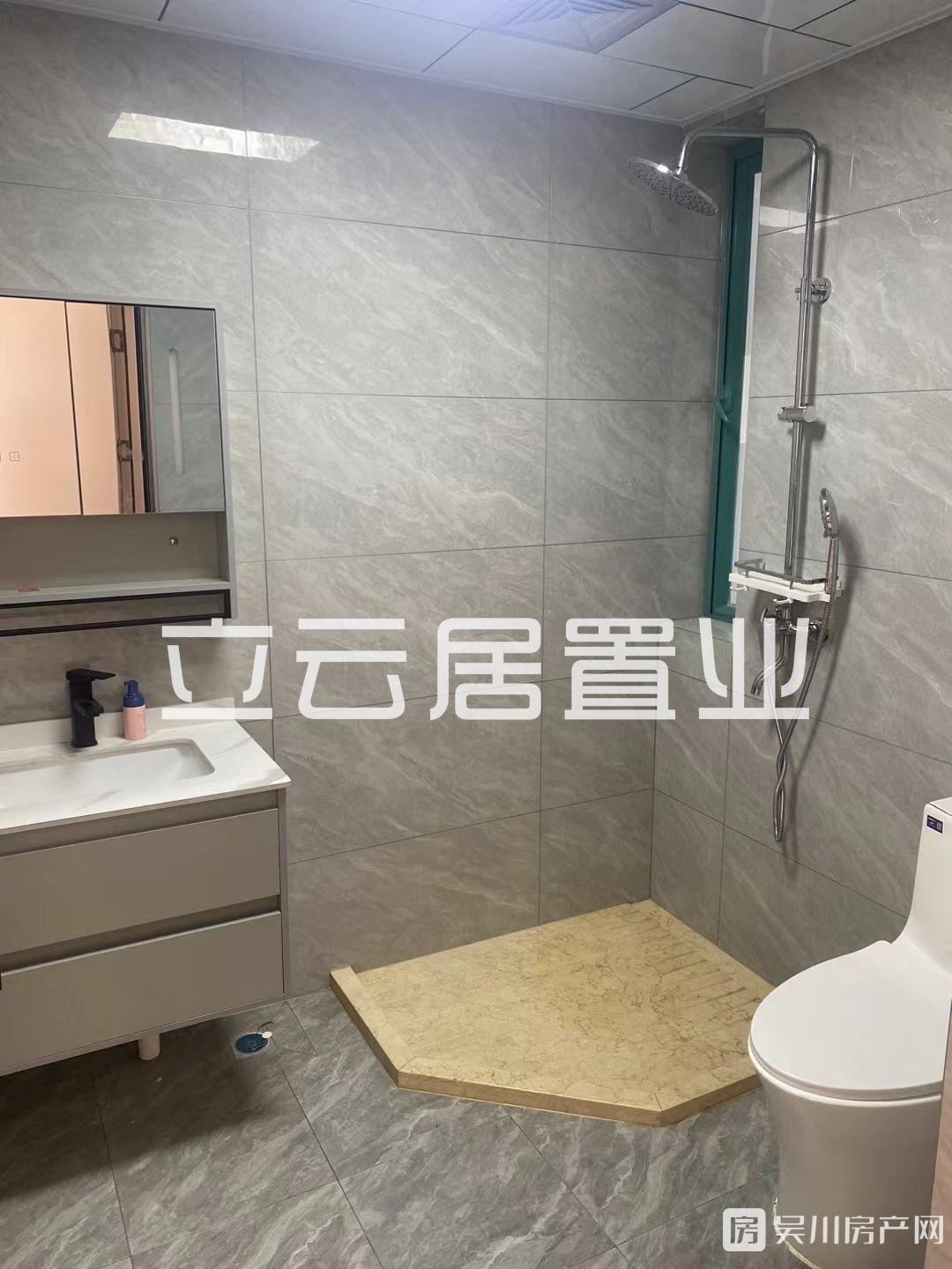 出租南山壹號3室2廳2衛(wèi)106平米1800元/月住宅