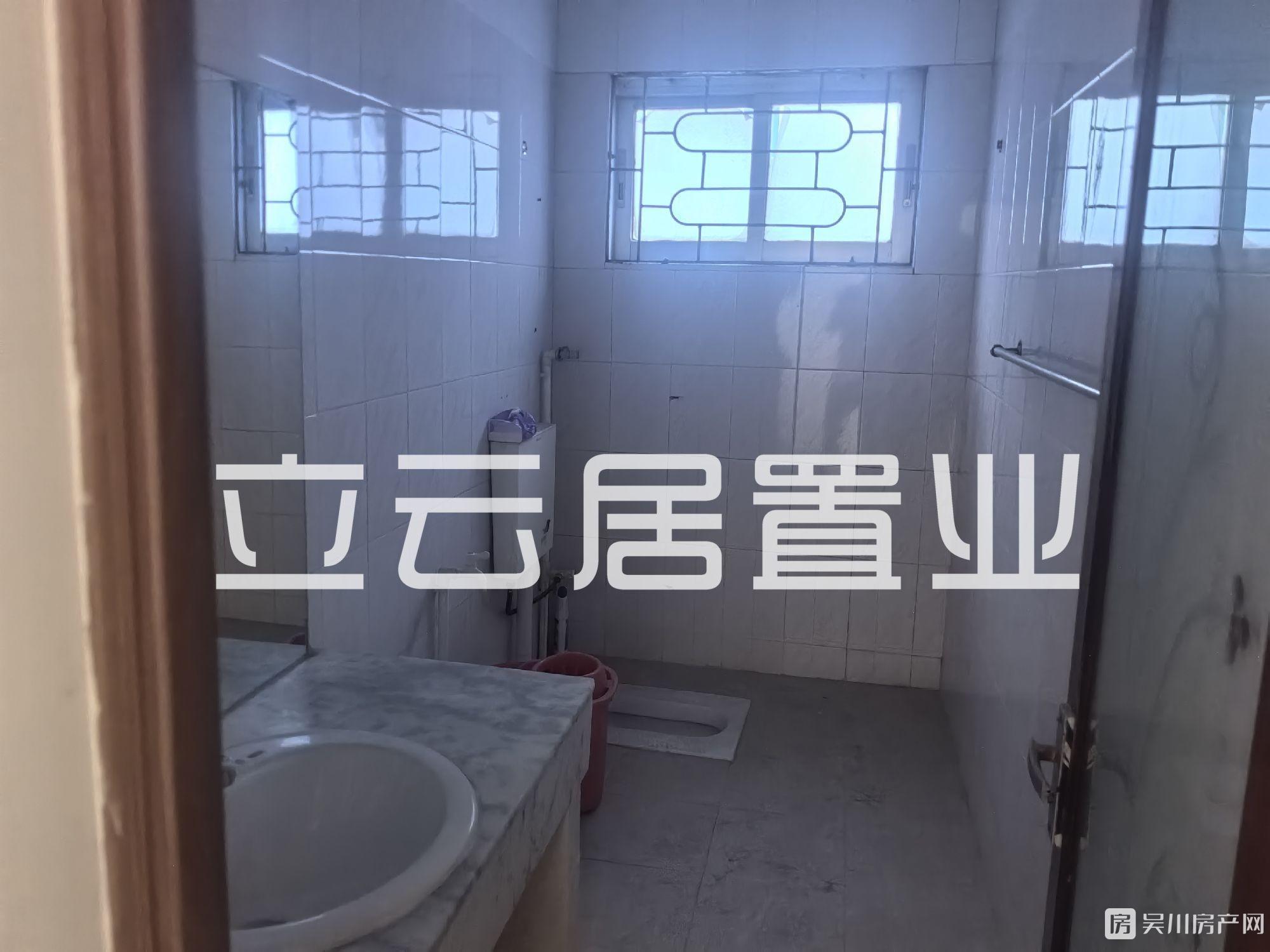 筍到燝廣沿路附近4層私人屋占地75平米建筑面積361平僅售165萬拼手速