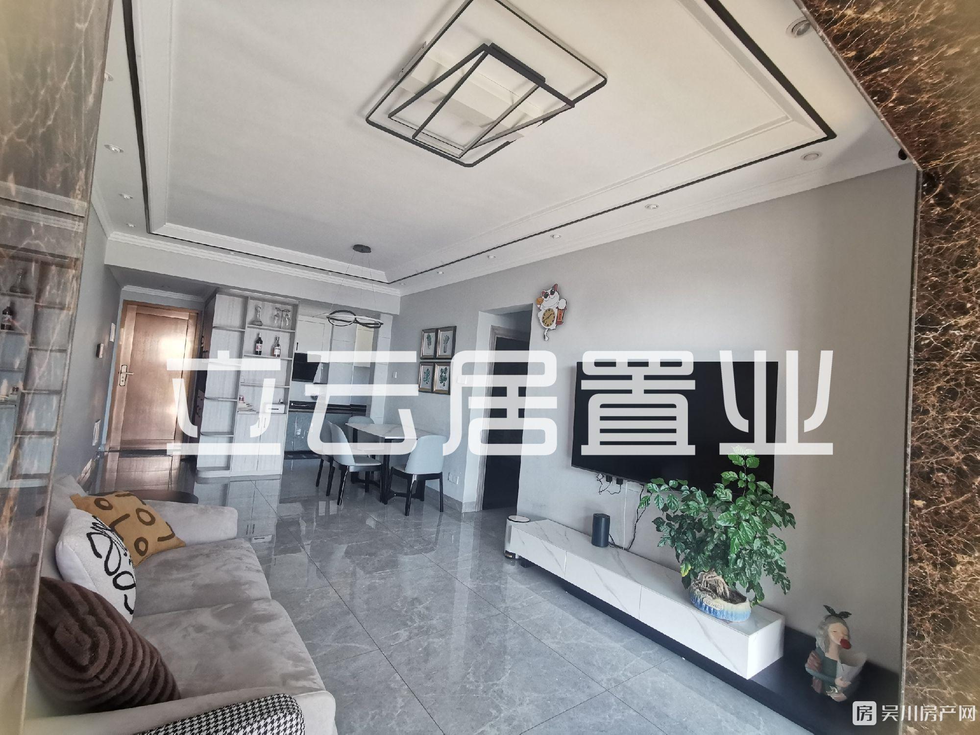 出售海岸 萬(wàn)和城豪華裝修兩房，證件齊全，可入讀清源小學(xué)，海濱小學(xué)