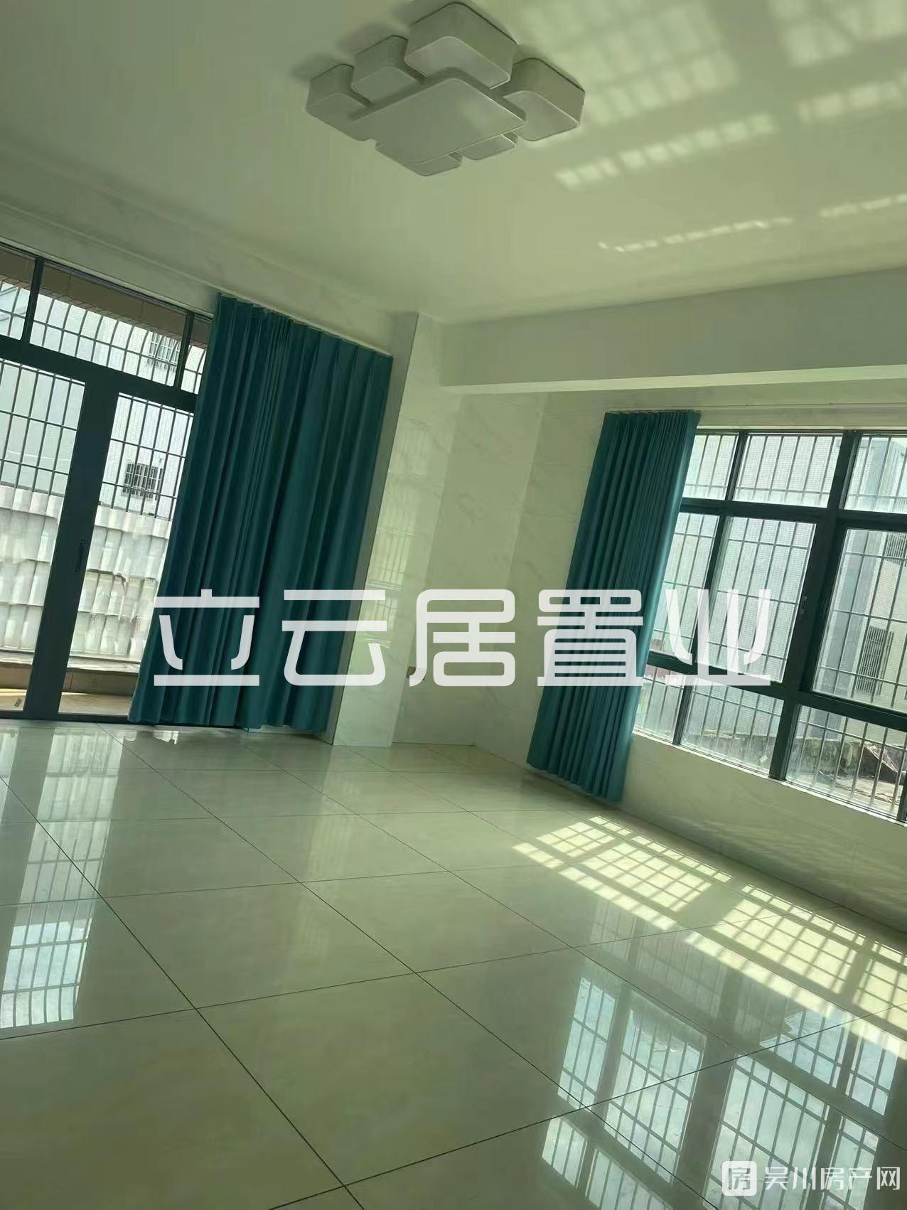 出租清源村私人屋2室1廳130平米房子非常新凈瓷磚到頂僅租1000元/月住宅