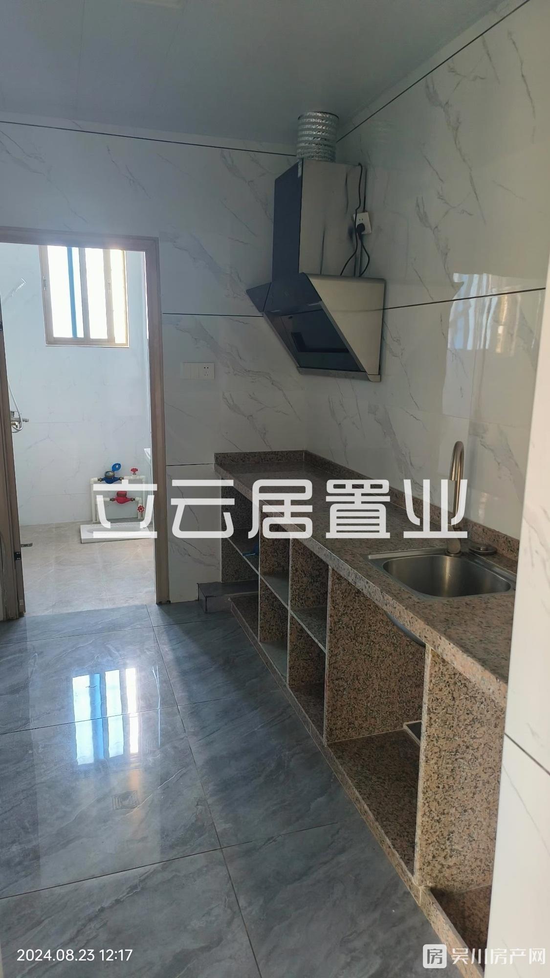 全新出租清源村私人屋電梯2室1廳1衛(wèi)70平米900元/月住宅