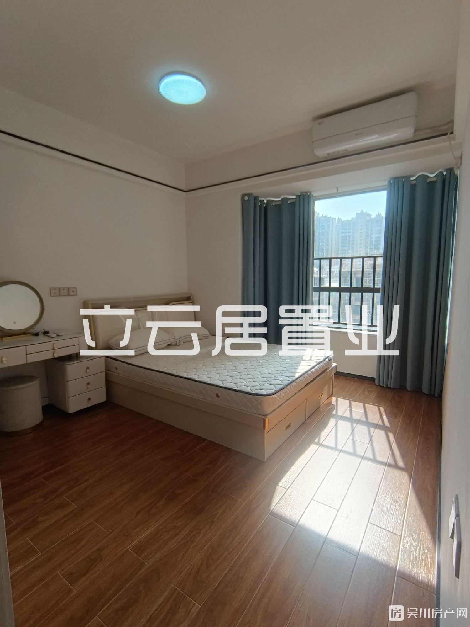 出租裕達豪庭4室2廳2衛(wèi)110平米2100元/家私家電齊全的