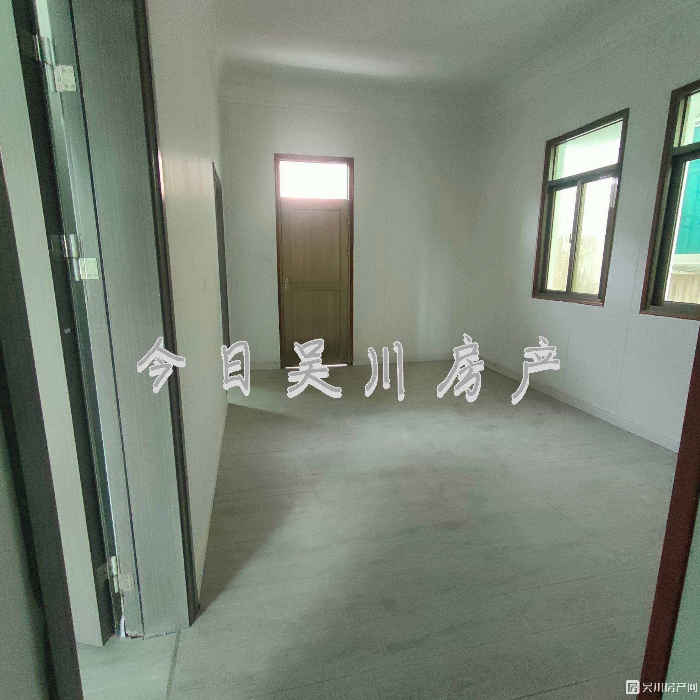 出售私人屋4米路，有三層半使用，里外全部翻新過，近長壽和城東市場，證件齊全有出讓