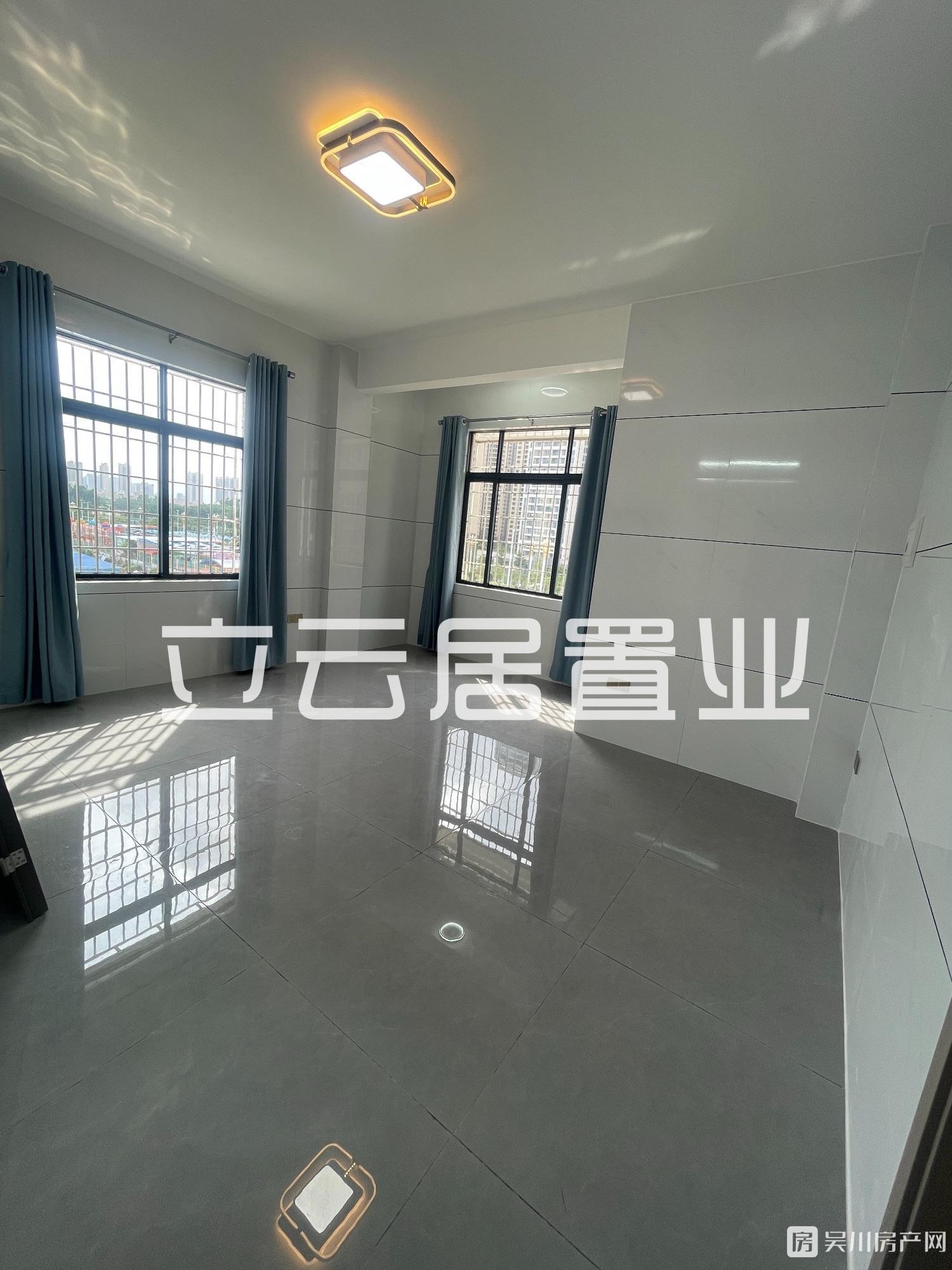 一房一廳電梯全新未入住，出租新人民醫(yī)院旁1室1廳1衛(wèi)38平米850元/月住宅