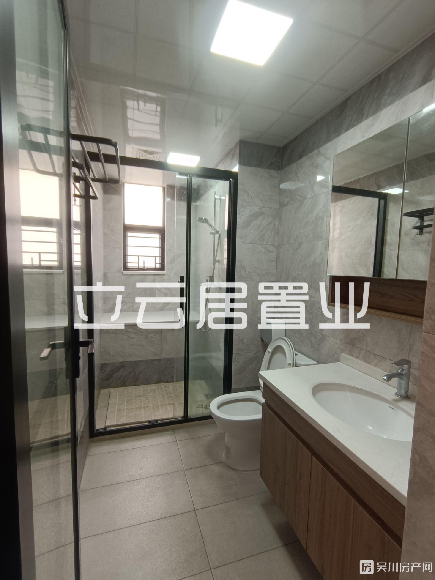 出租裕達豪庭4室2廳2衛(wèi)110平米2100元/家私家電齊全的