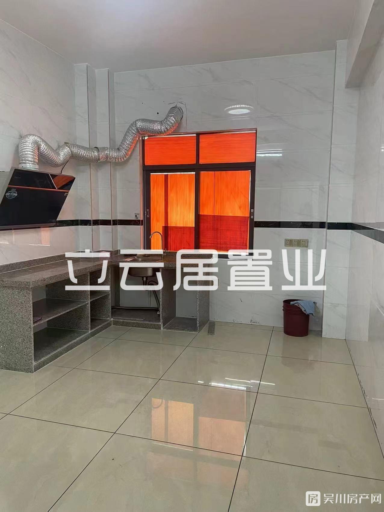 出租清源村私人屋2室1廳130平米房子非常新凈瓷磚到頂僅租1000元/月住宅