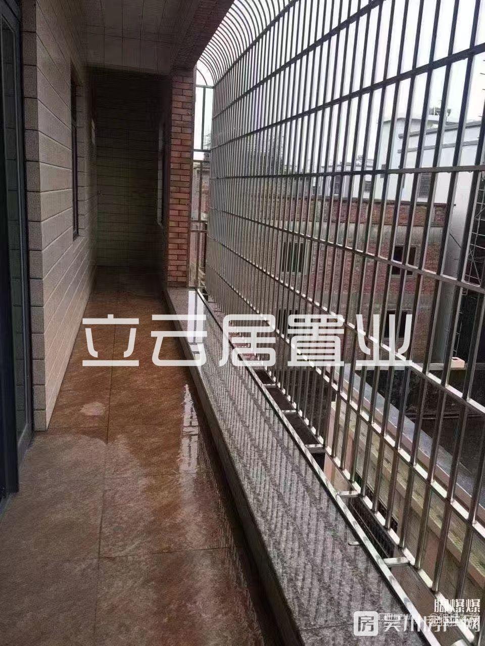 出租清源村私人屋2室1廳130平米房子非常新凈瓷磚到頂僅租1000元/月住宅