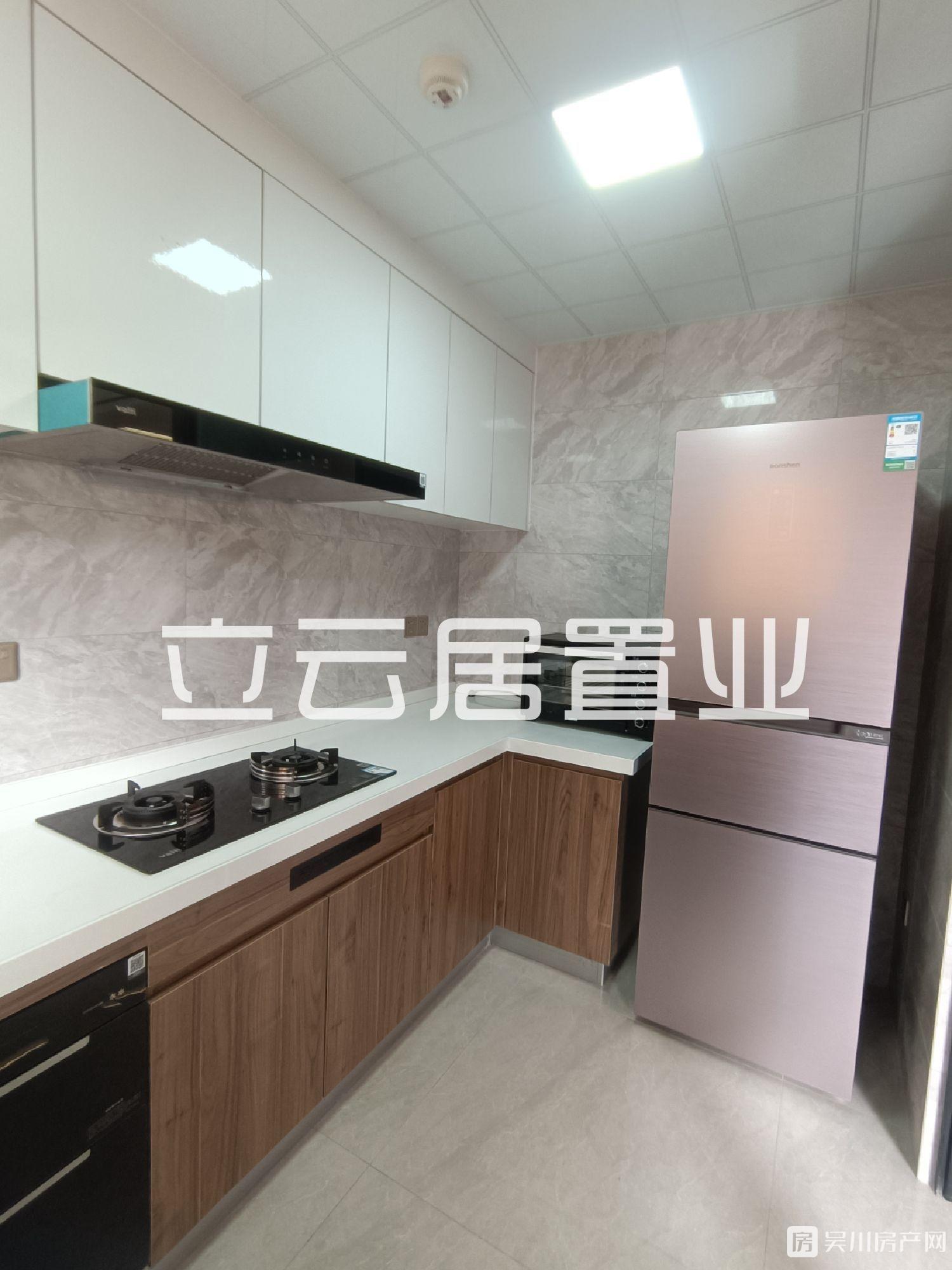 出租裕達豪庭4室2廳2衛(wèi)110平米2100元/家私家電齊全的