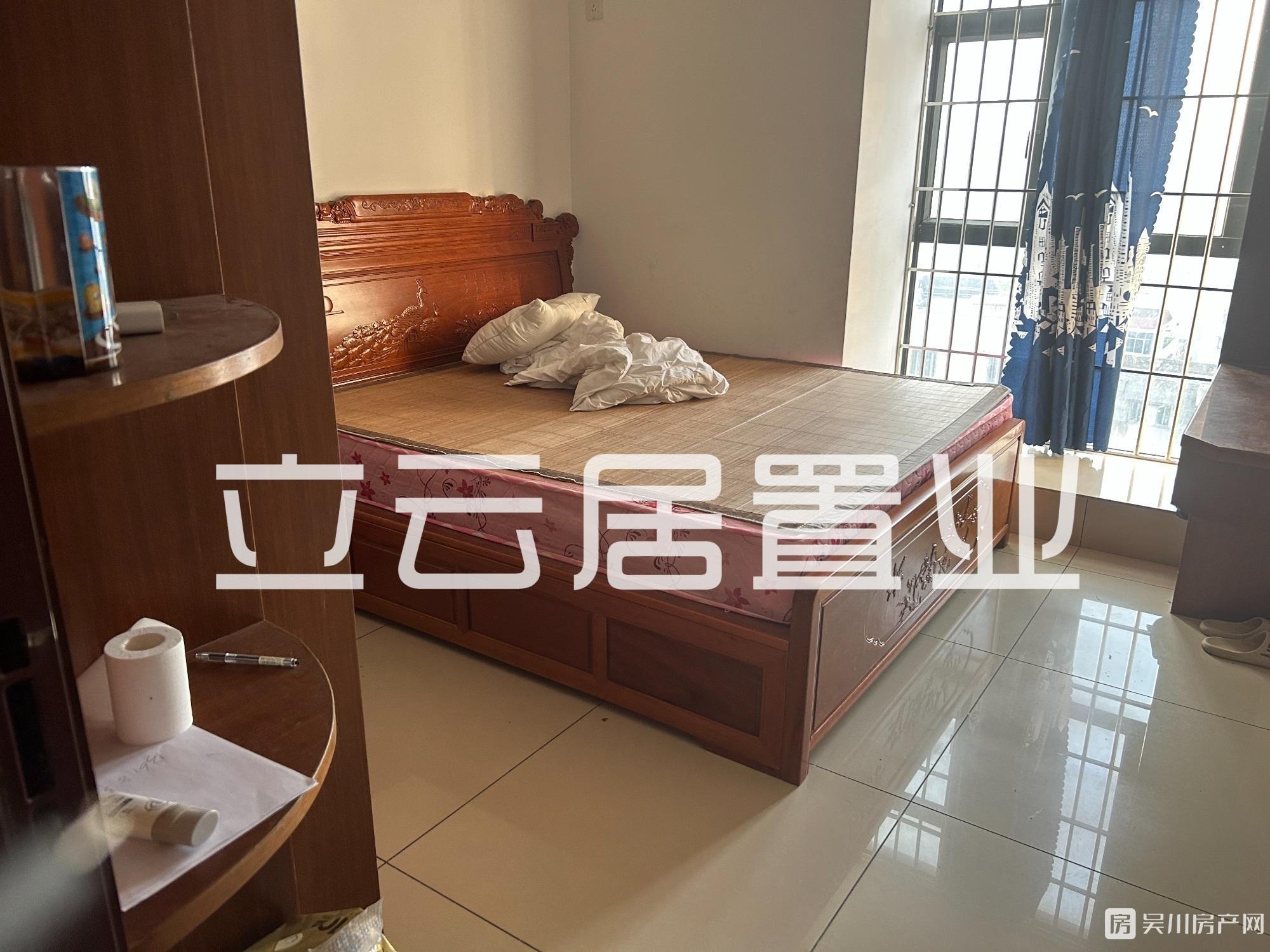 出租鴻濤 金第華府4室2廳2衛(wèi)134平米1700元/月住宅