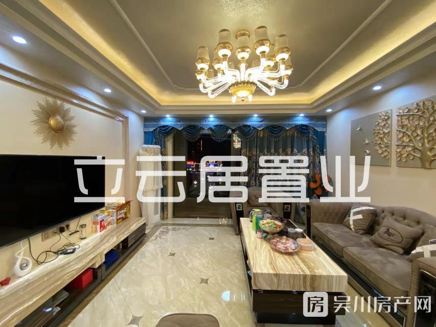 出租海逸半島豪裝4房2位，中間樓層，家私家電齊全的