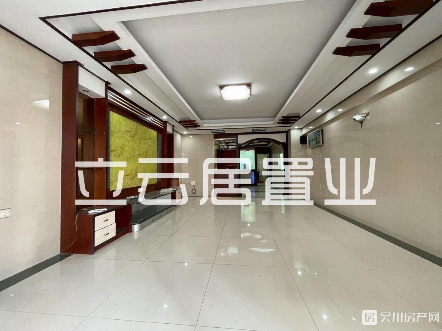 出租銀豐花園4室2廳2衛(wèi)173平米1600元/月住宅