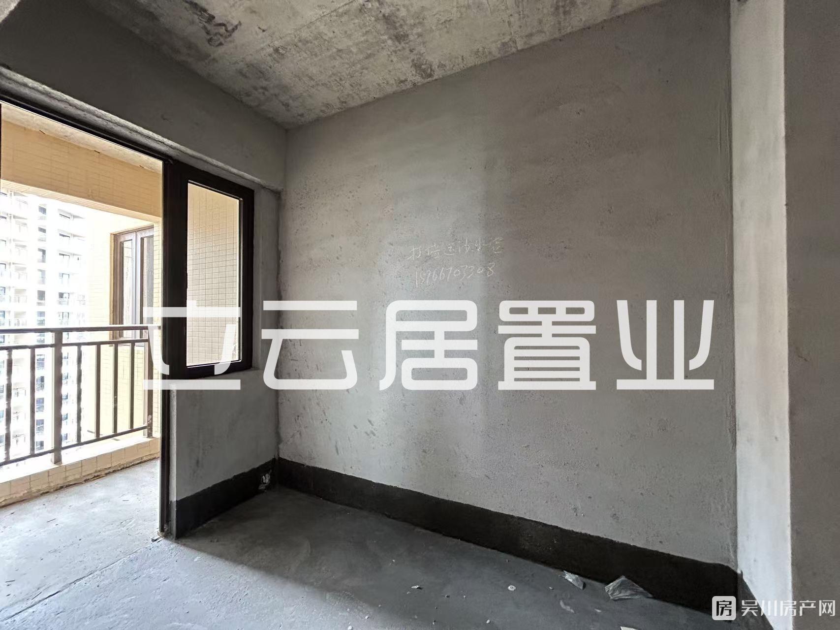 出售華和南國(guó)華苑3房，證件齊全，可入讀吳川第一小學(xué)