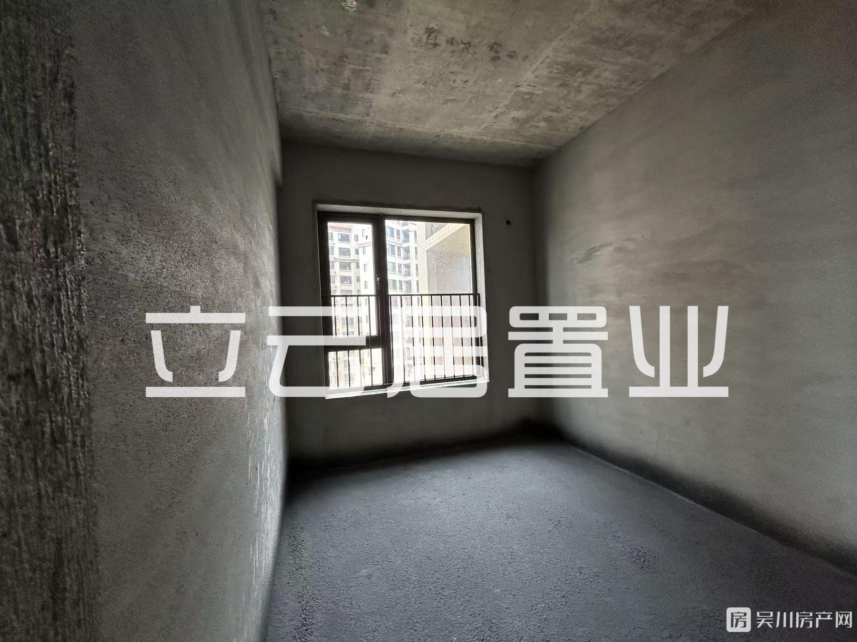 出售華和南國(guó)華苑3房，證件齊全，可入讀吳川第一小學(xué)