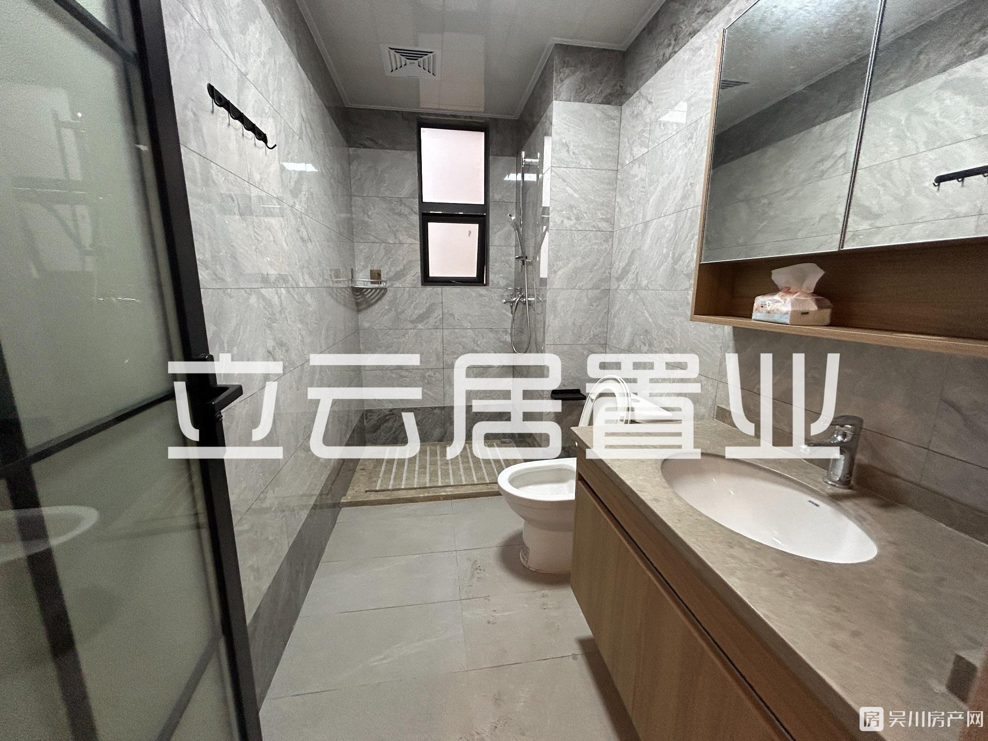 出租裕達(dá)豪庭5室2廳2衛(wèi)130.78平米家俬電齊全僅2000元/月住宅