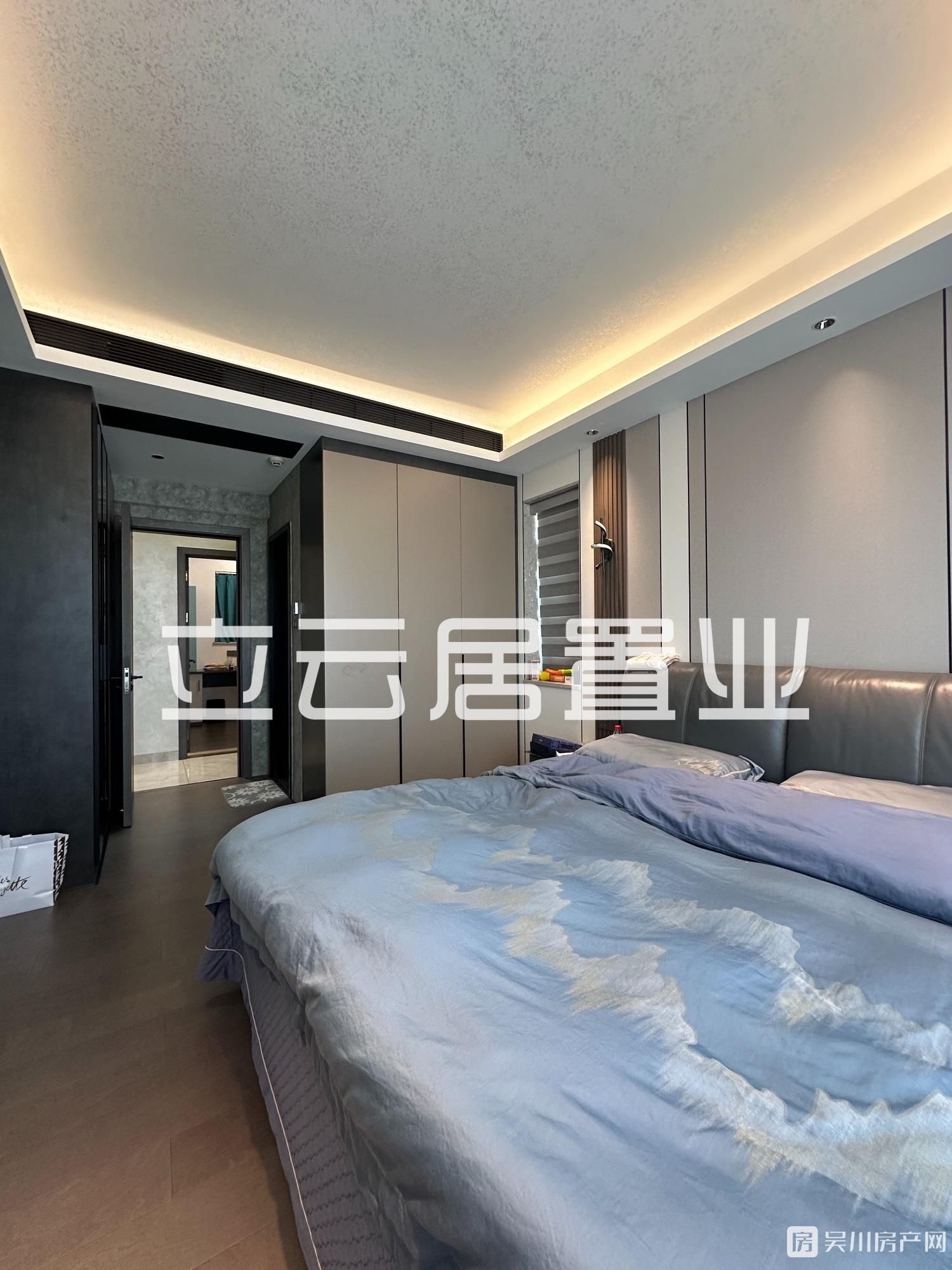 出售華和南國(guó)茗苑5室2廳2衛(wèi)127平米全屋豪裝定制轉(zhuǎn)售僅需118萬(wàn)