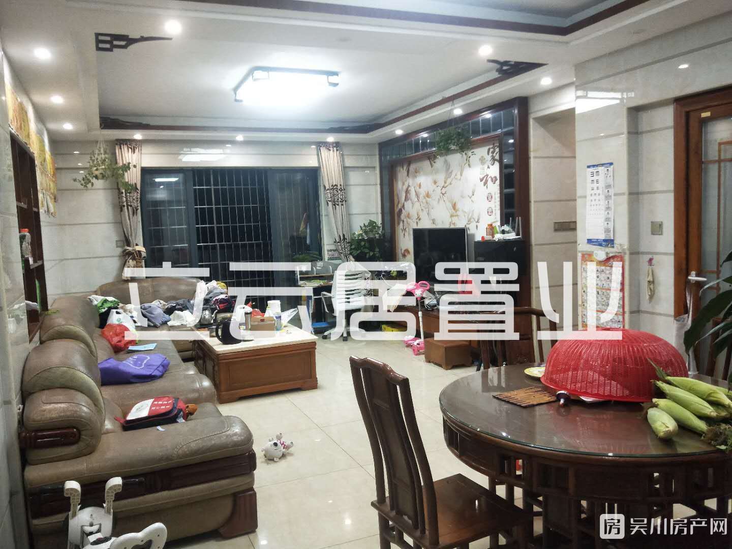 出售鸿涛 金第华府大三房，证件齐全，可入读新华小学，单价仅仅4千多