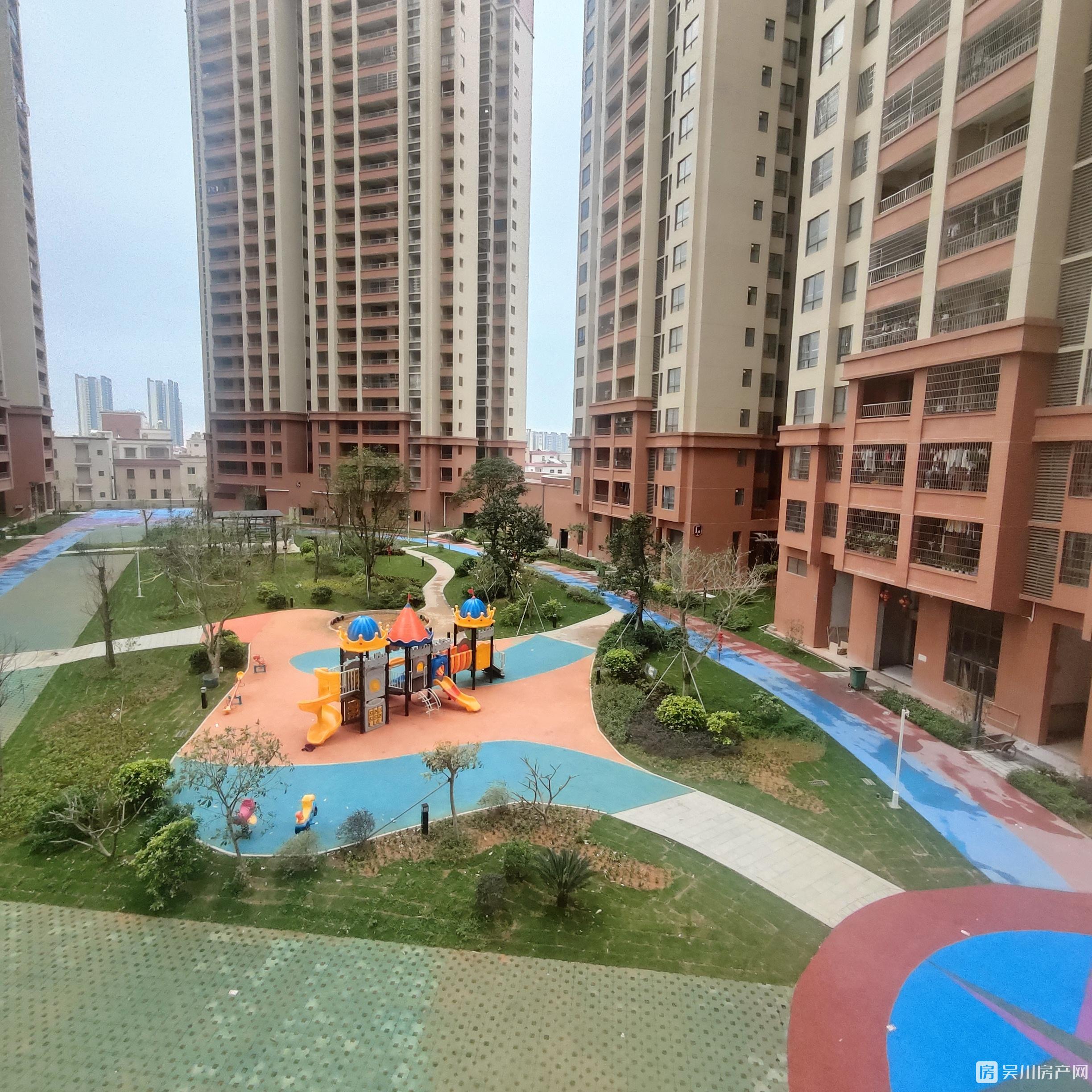 出租金牛小區(qū)3期 精裝3房 家私家電齊全拎包入住 花園已經(jīng)完善 小朋友有地方玩了