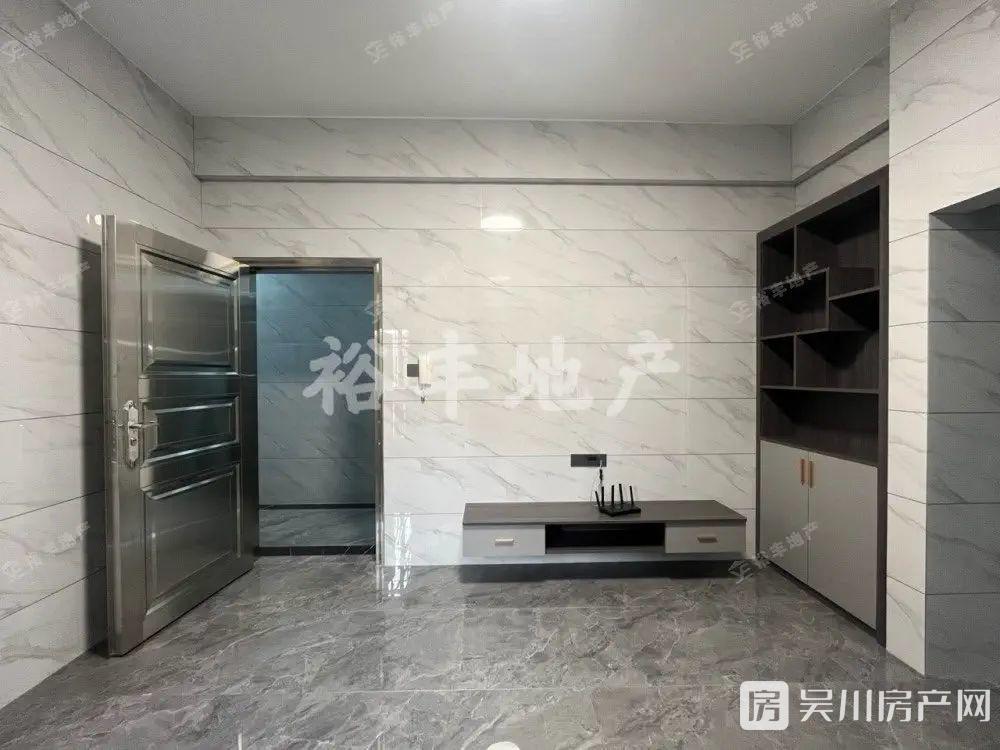 中心市場(chǎng)2室1廳1衛(wèi)50平米1180元/月