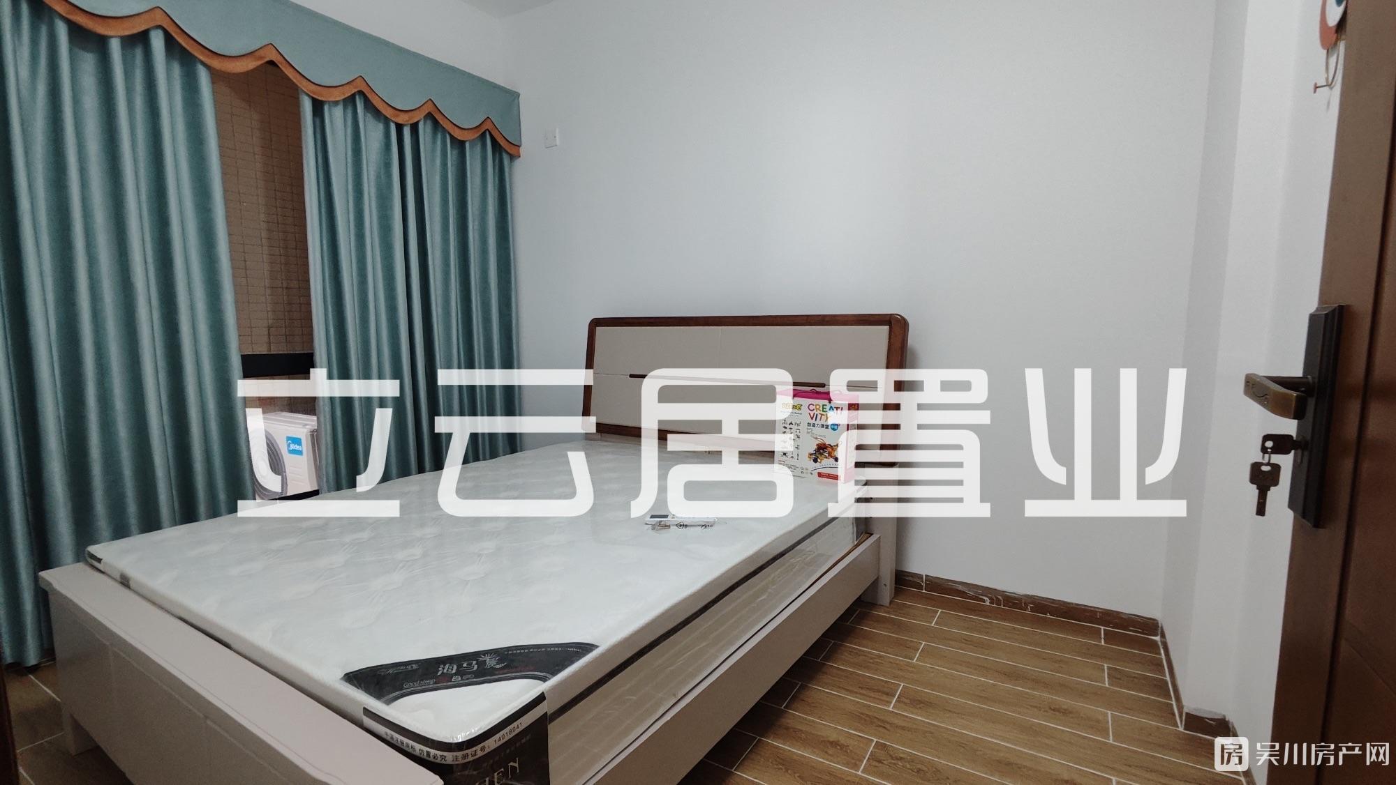 出租壹號公館4室2廳2衛(wèi)105平米2200元/月住宅