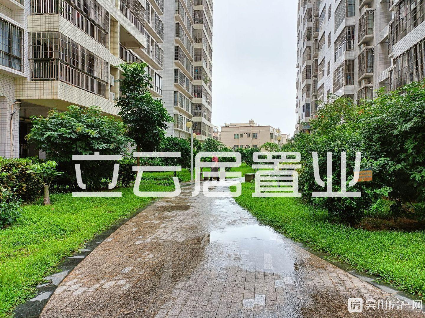 出售金泉廣場3室2廳1衛(wèi)100平米48萬住宅