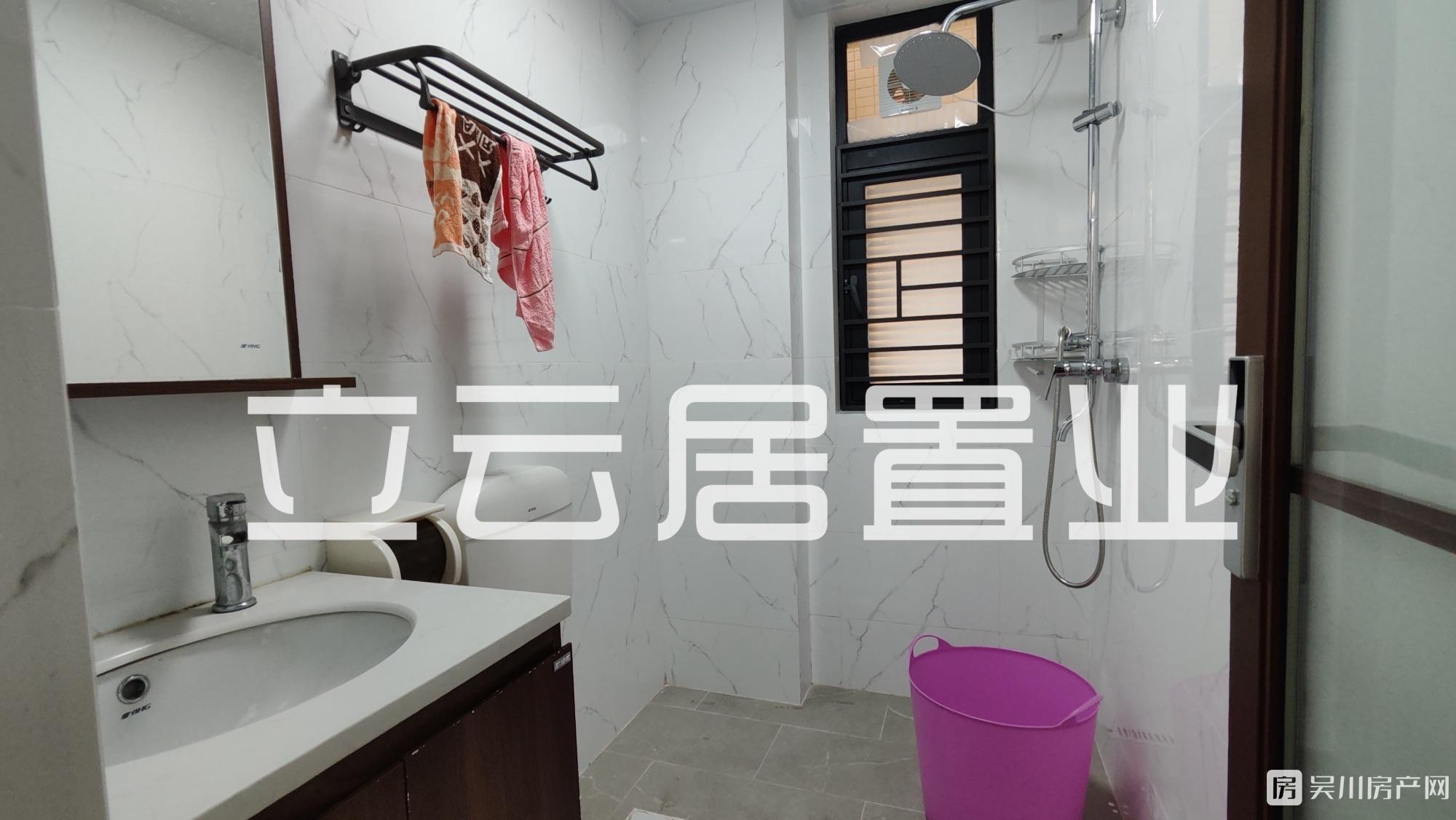 出租壹號公館4室2廳2衛(wèi)105平米2200元/月住宅